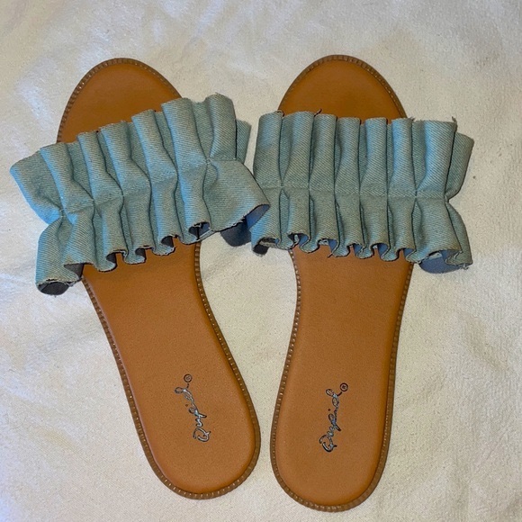 Cupid Blue Ruffled Sandals - Picture 2 of 4